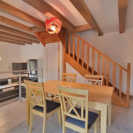 بيت للعطل 2 Bedroom In *